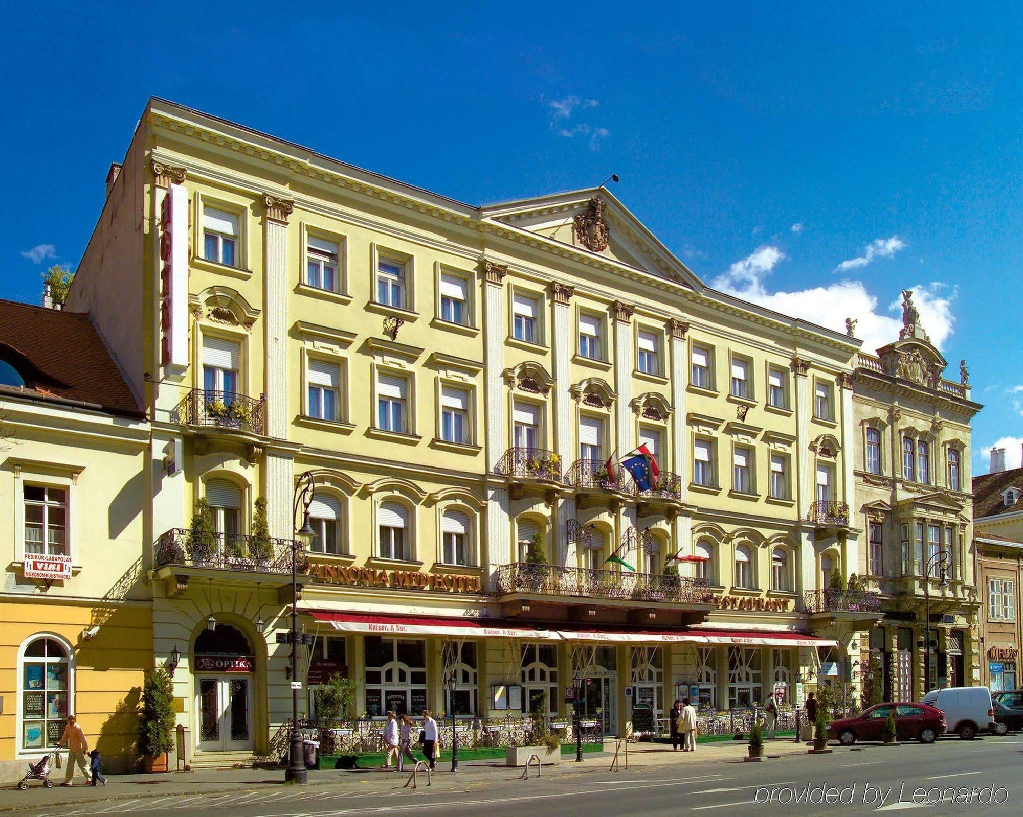 شوبرون Pannonia Hotel المظهر الخارجي الصورة